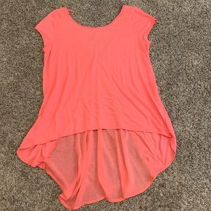 Tee with sheer back hem